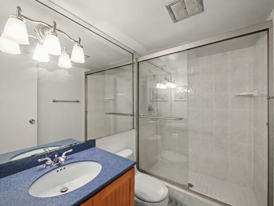 For Rent: $4,000 (2 beds, 2 baths, 1053 Square Feet)