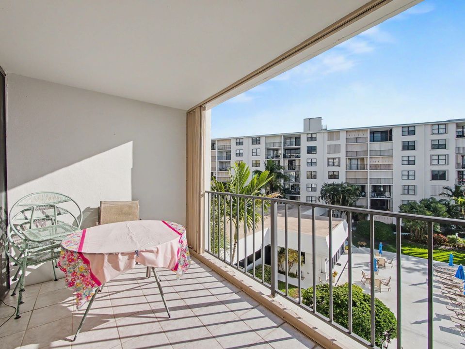 For Rent: $4,000 (2 beds, 2 baths, 1053 Square Feet)