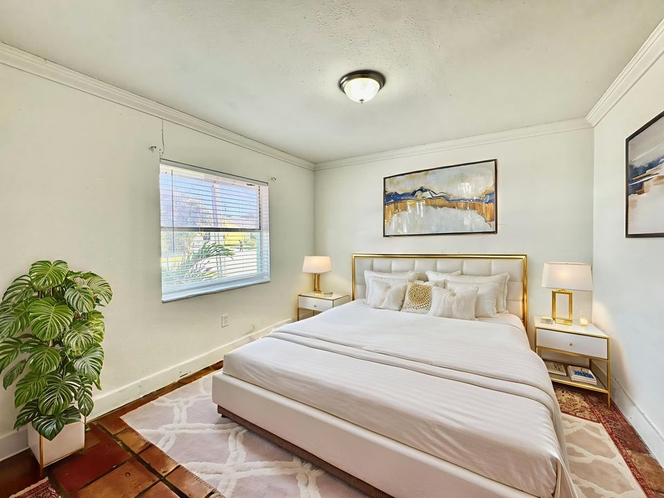 For Sale: $279,000 (2 beds, 2 baths, 960 Square Feet)