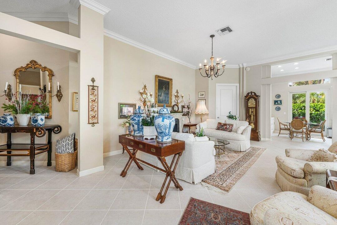 For Sale: $799,000 (2 beds, 2 baths, 1752 Square Feet)