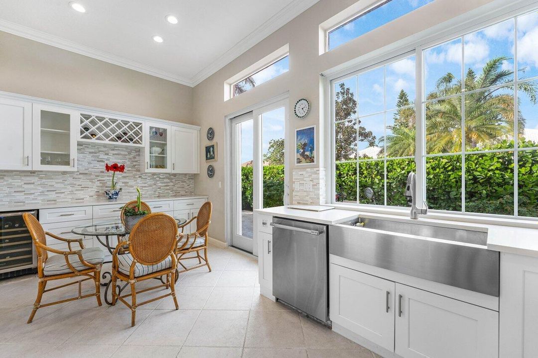 For Sale: $799,000 (2 beds, 2 baths, 1752 Square Feet)