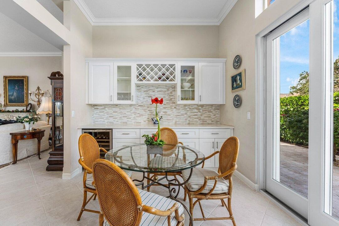 For Sale: $799,000 (2 beds, 2 baths, 1752 Square Feet)