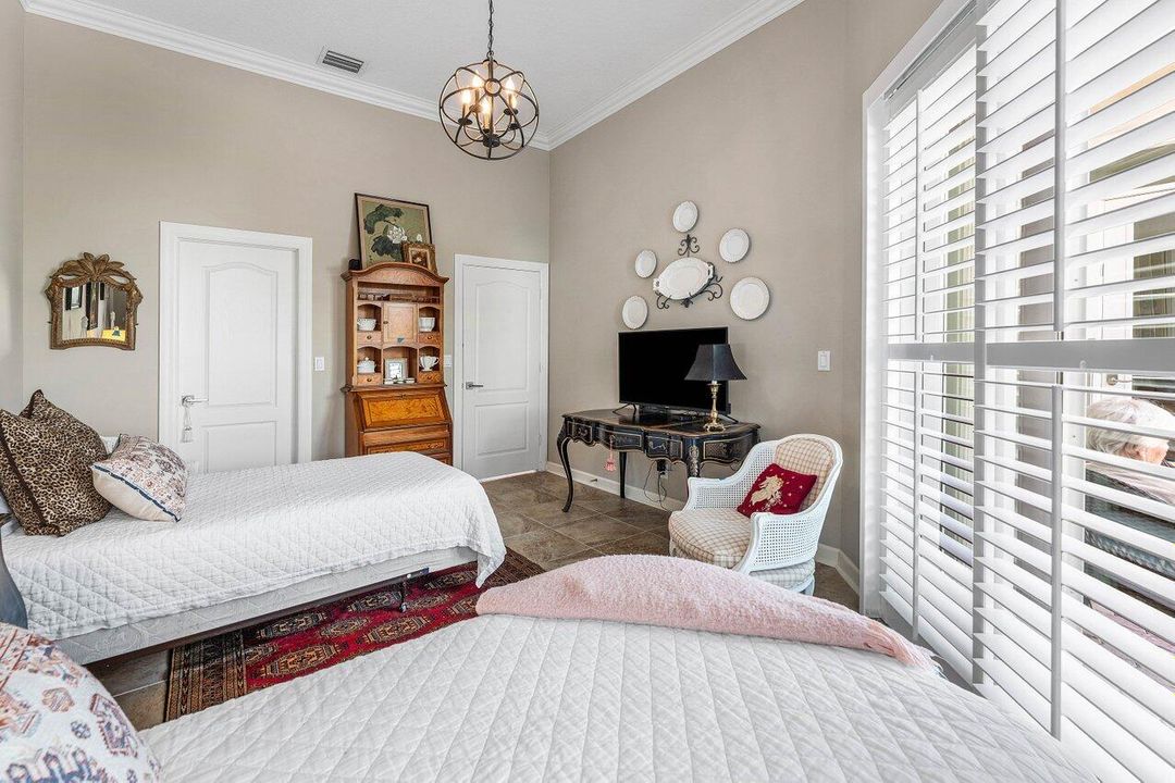 For Sale: $799,000 (2 beds, 2 baths, 1752 Square Feet)