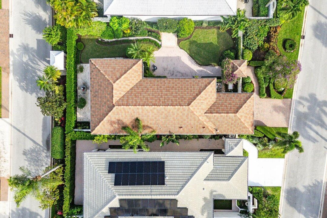 For Sale: $799,000 (2 beds, 2 baths, 1752 Square Feet)