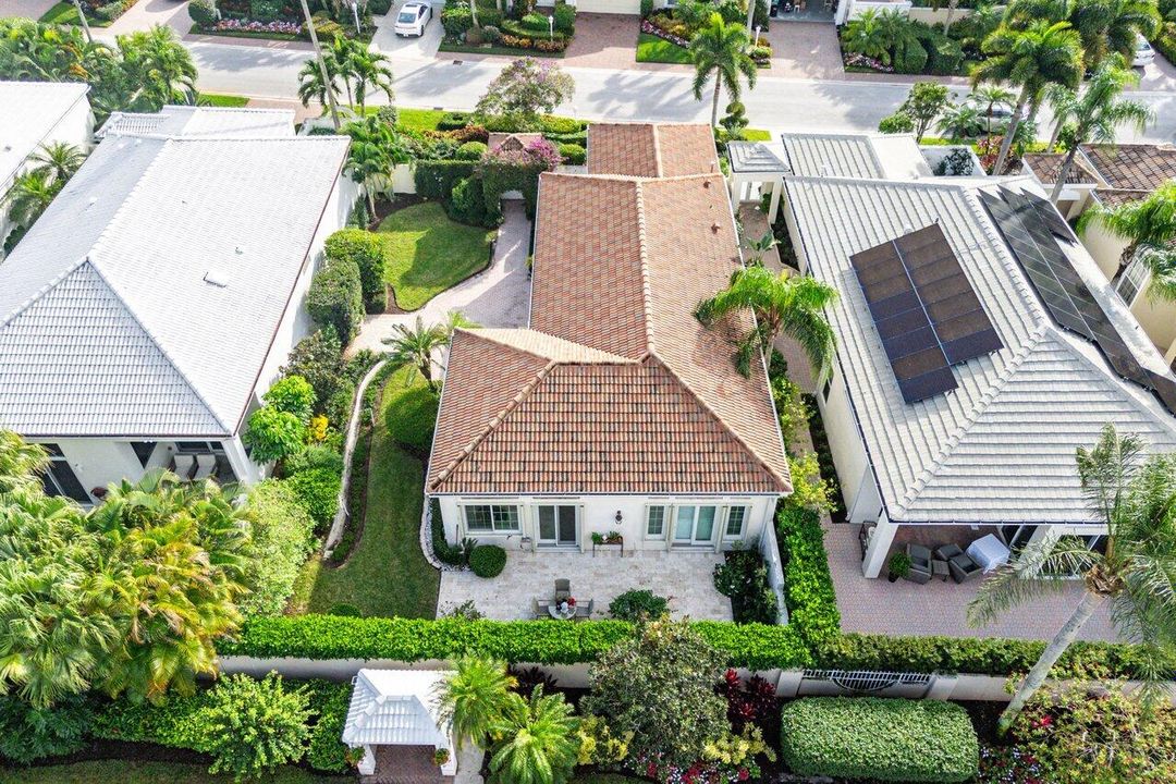 For Sale: $799,000 (2 beds, 2 baths, 1752 Square Feet)