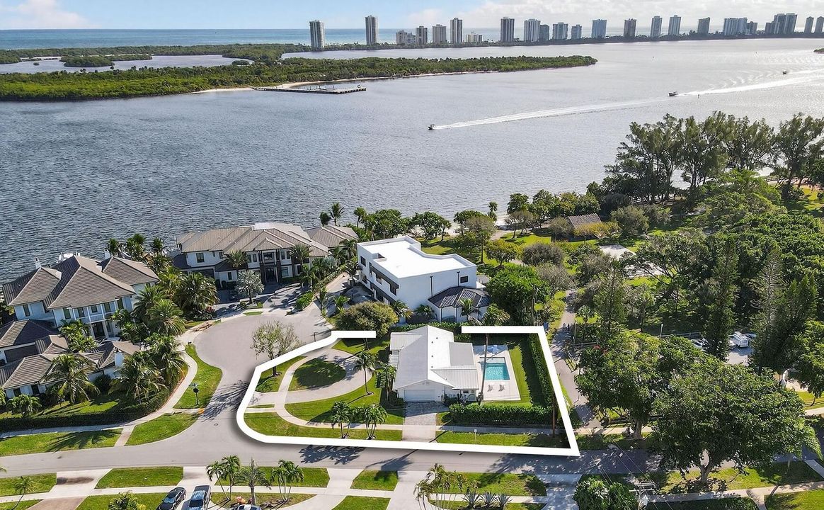 待售: $1,796,000 (3 贝兹, 2 浴室, 1941 平方英尺)