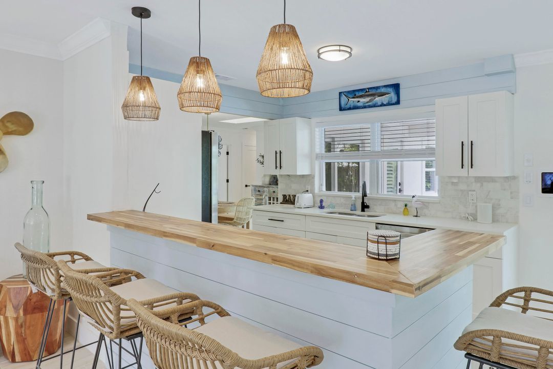 出租: $11,900 (4 贝兹, 2 浴室, 1649 平方英尺)