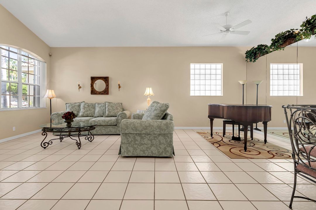 En Venta: $585,000 (3 camas, 2 baños, 2052 Pies cuadrados)