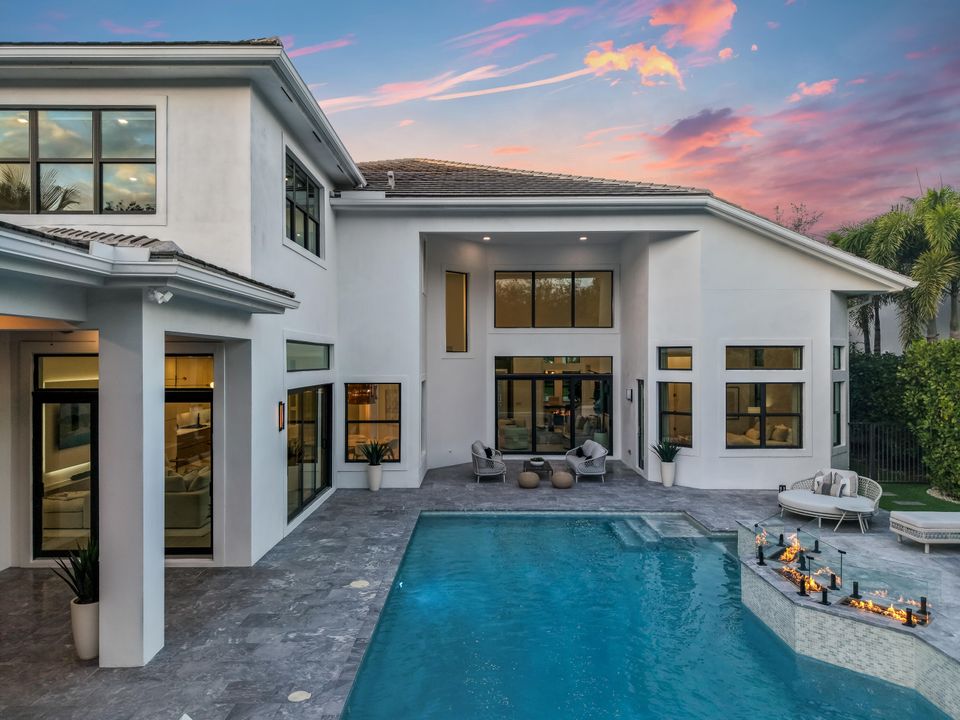 For Rent: $40,000 (6 beds, 7 baths, 5521 Square Feet)