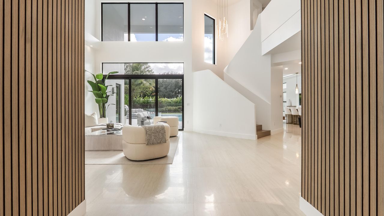 For Rent: $40,000 (6 beds, 7 baths, 5521 Square Feet)