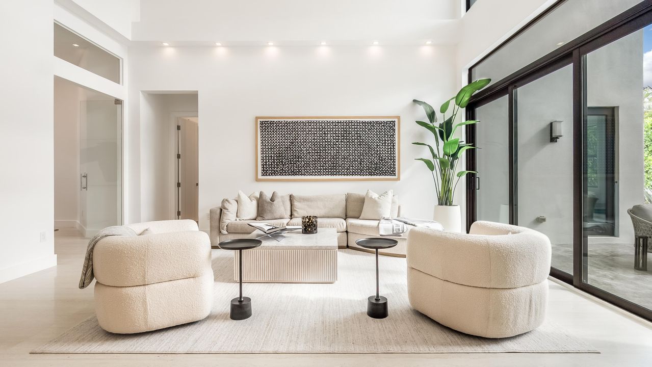 For Rent: $40,000 (6 beds, 7 baths, 5521 Square Feet)