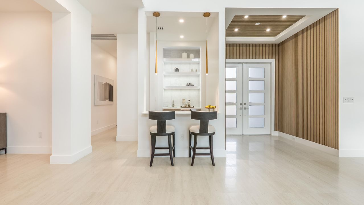 For Rent: $40,000 (6 beds, 7 baths, 5521 Square Feet)