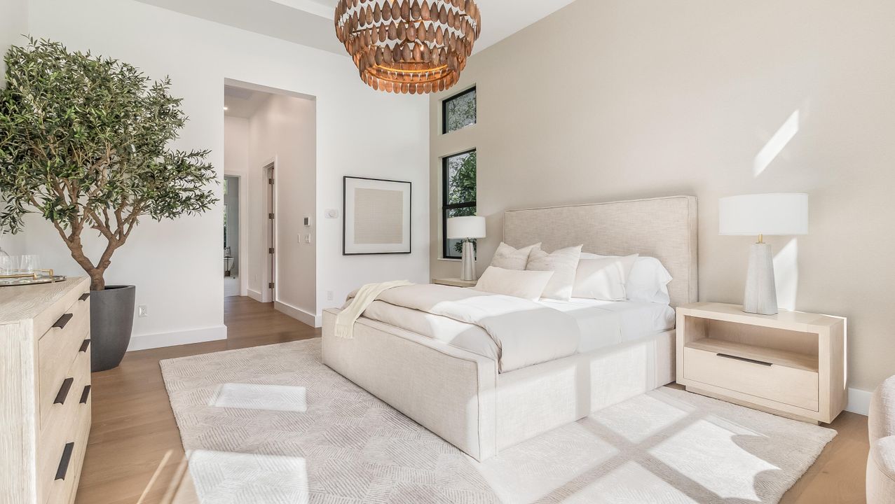 For Rent: $40,000 (6 beds, 7 baths, 5521 Square Feet)