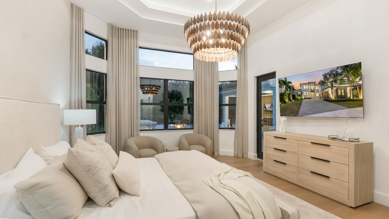 For Rent: $40,000 (6 beds, 7 baths, 5521 Square Feet)