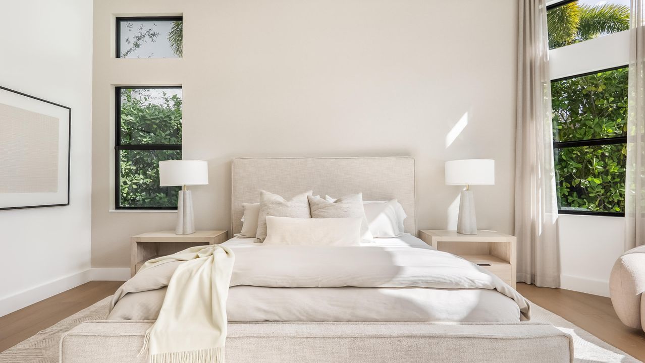 For Rent: $40,000 (6 beds, 7 baths, 5521 Square Feet)