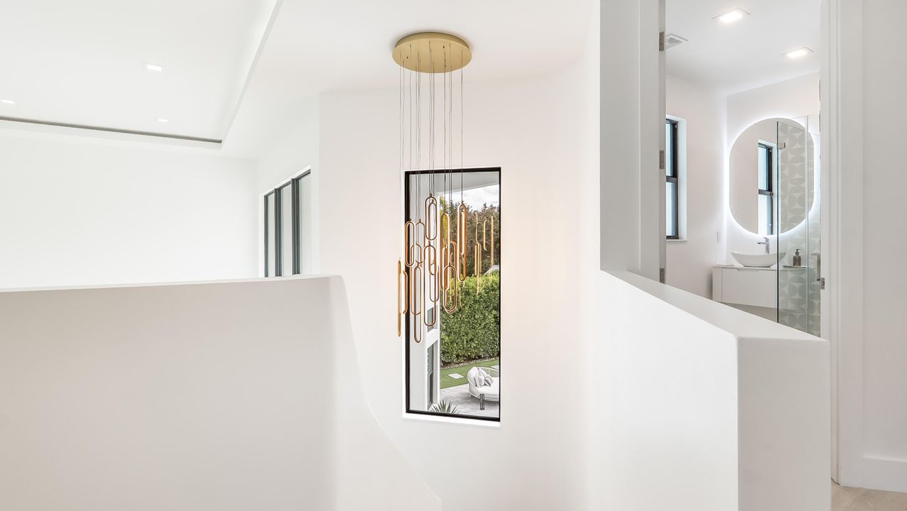 For Rent: $40,000 (6 beds, 7 baths, 5521 Square Feet)