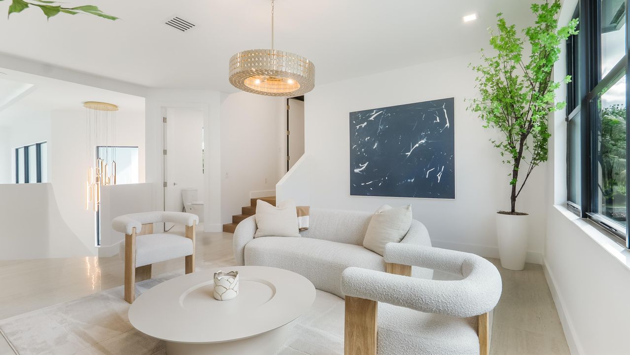 For Rent: $40,000 (6 beds, 7 baths, 5521 Square Feet)