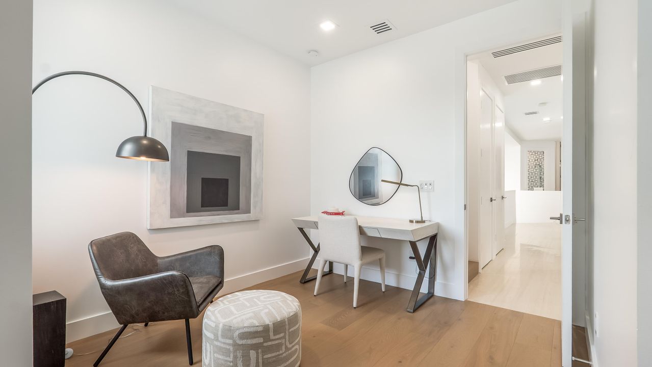 For Rent: $40,000 (6 beds, 7 baths, 5521 Square Feet)