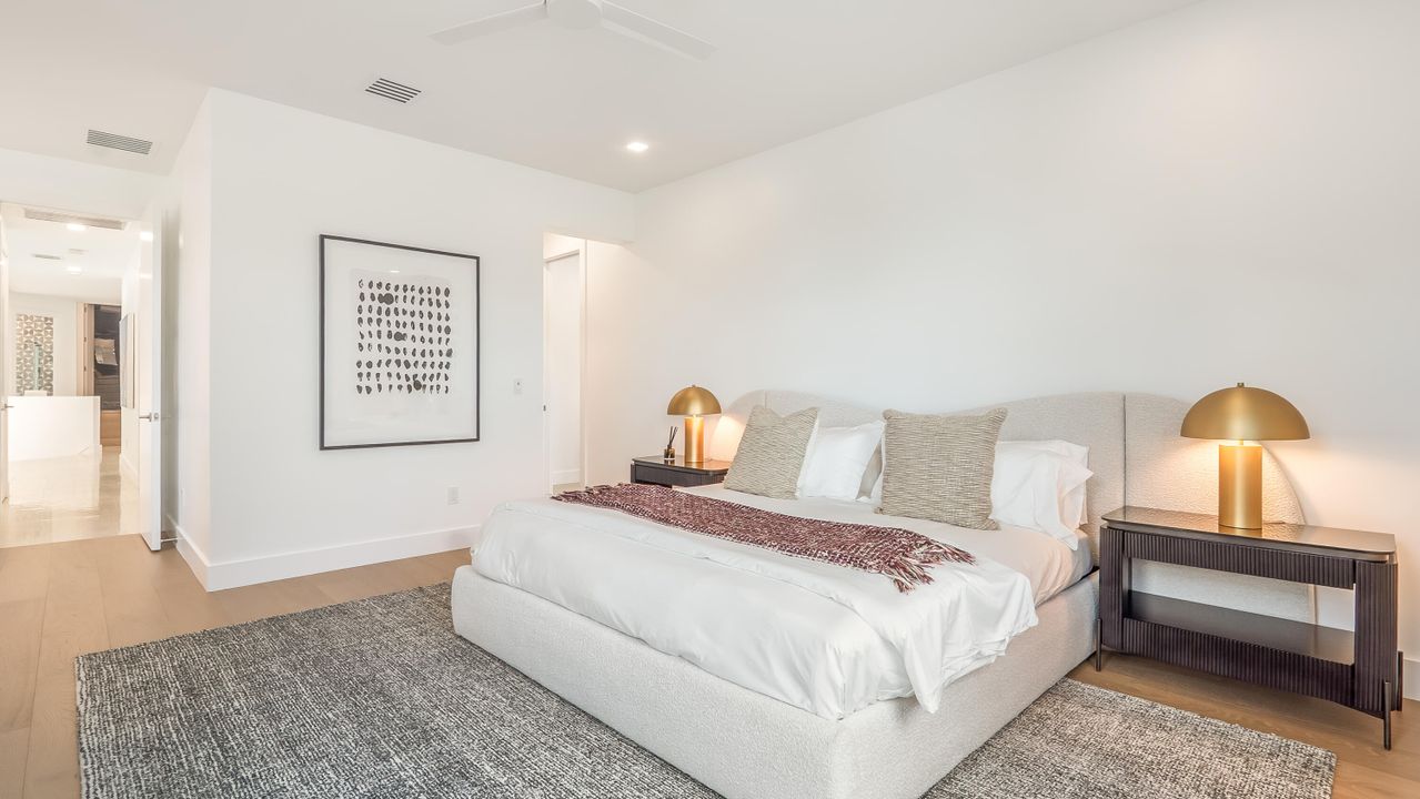 For Rent: $40,000 (6 beds, 7 baths, 5521 Square Feet)