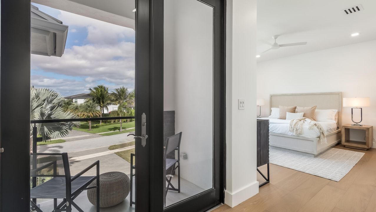 For Rent: $40,000 (6 beds, 7 baths, 5521 Square Feet)