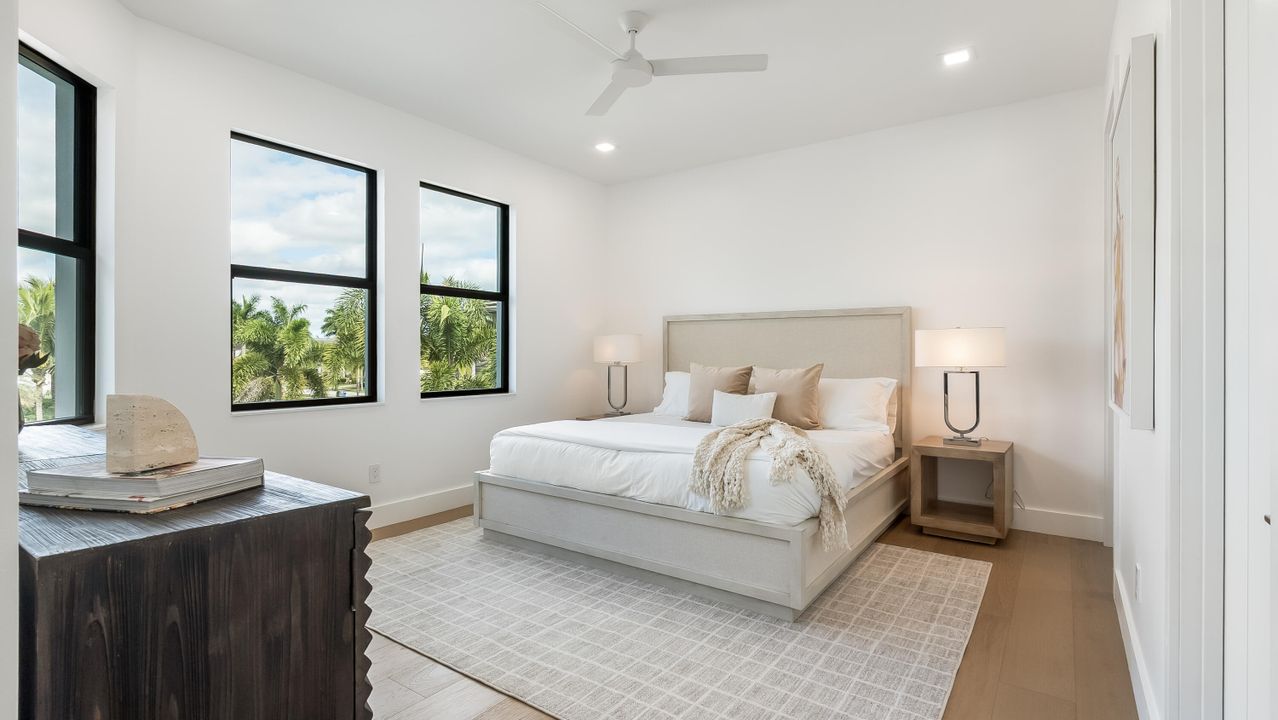 For Rent: $40,000 (6 beds, 7 baths, 5521 Square Feet)