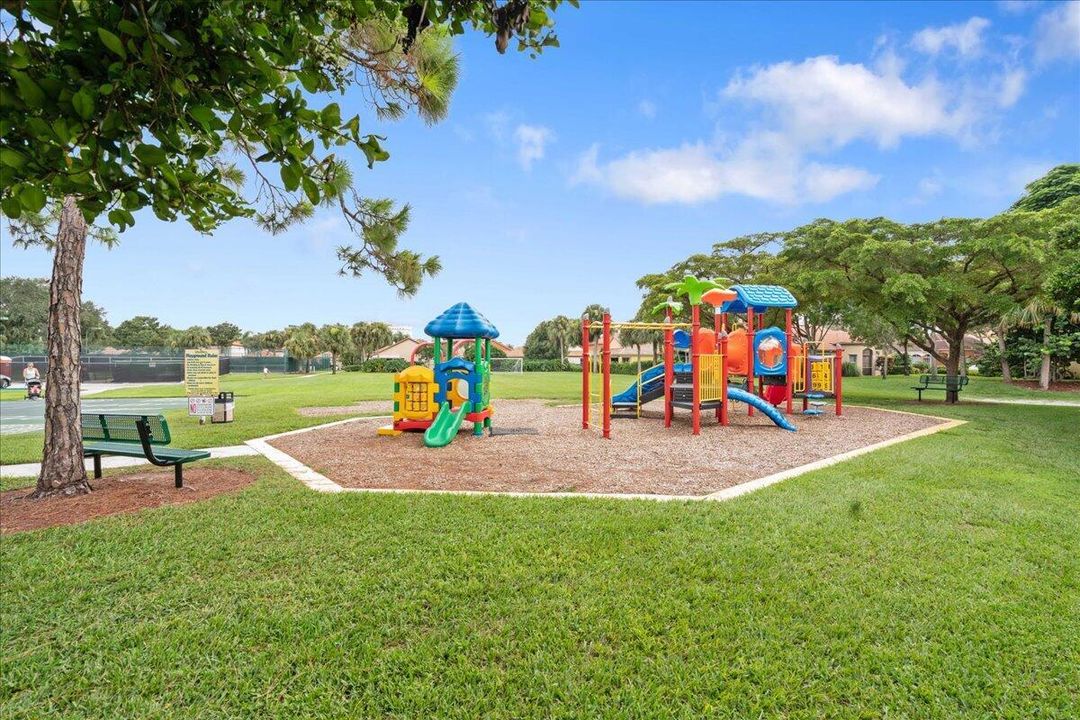 For Rent: $3,800 (4 beds, 2 baths, 1890 Square Feet)