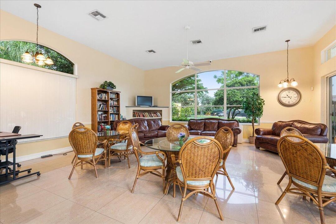 For Rent: $3,800 (4 beds, 2 baths, 1890 Square Feet)