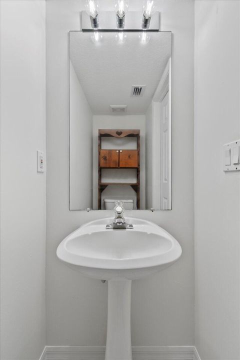 For Rent: $3,800 (4 beds, 2 baths, 1890 Square Feet)