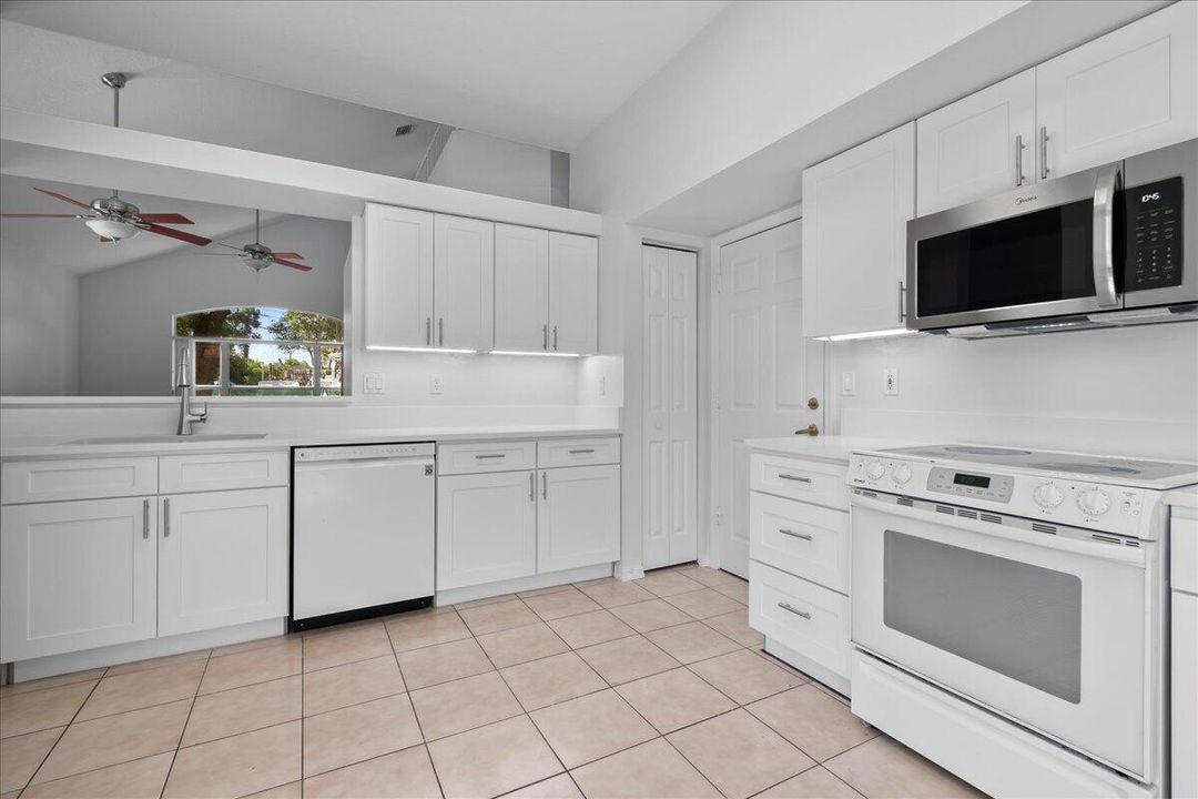 For Rent: $3,800 (4 beds, 2 baths, 1890 Square Feet)