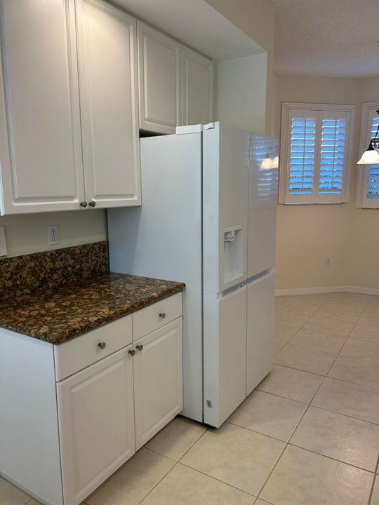 For Rent: $2,400 (2 beds, 2 baths, 1081 Square Feet)