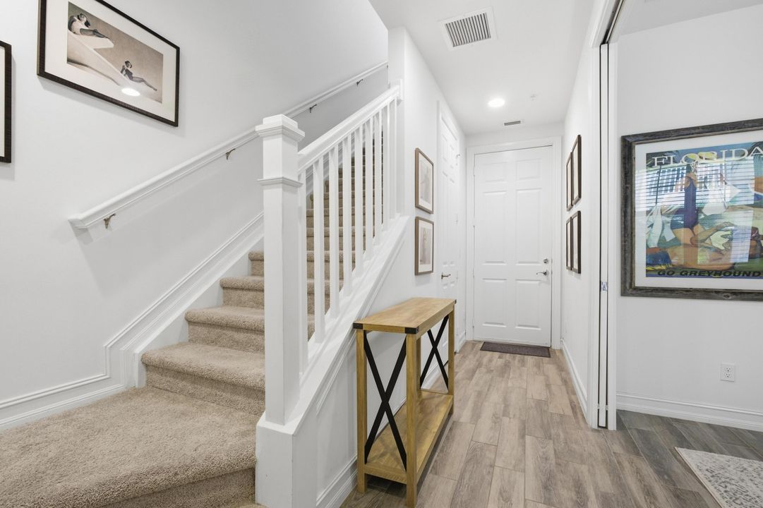 В аренду: $5,500 (3 спален, 3 ванн, 1828 Квадратных фут)