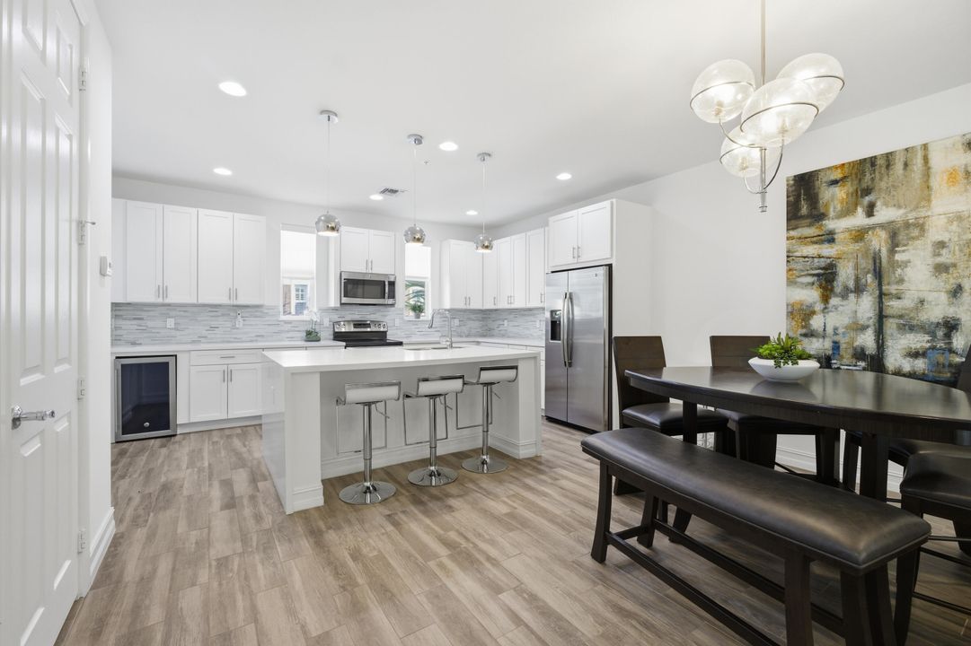 В аренду: $5,500 (3 спален, 3 ванн, 1828 Квадратных фут)