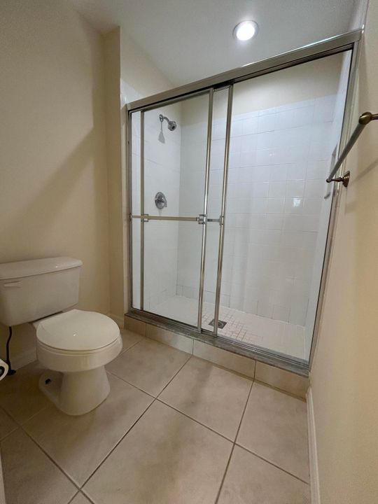 For Rent: $2,400 (2 beds, 2 baths, 1081 Square Feet)