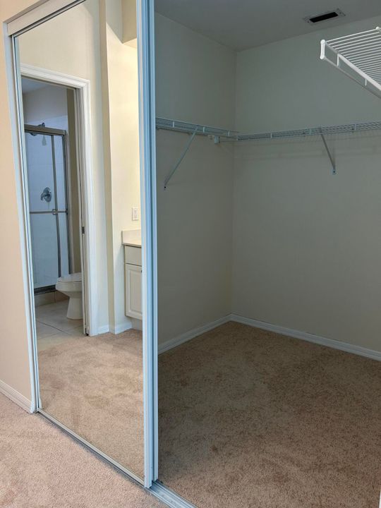 For Rent: $2,400 (2 beds, 2 baths, 1081 Square Feet)