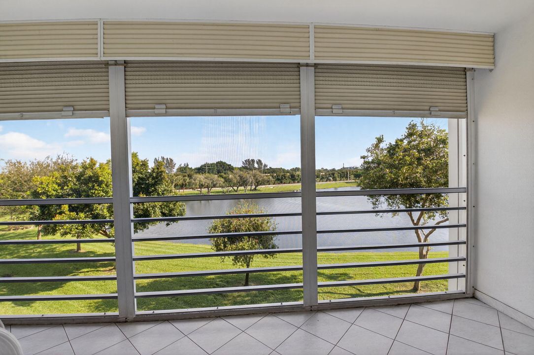 For Sale: $110,000 (2 beds, 2 baths, 896 Square Feet)