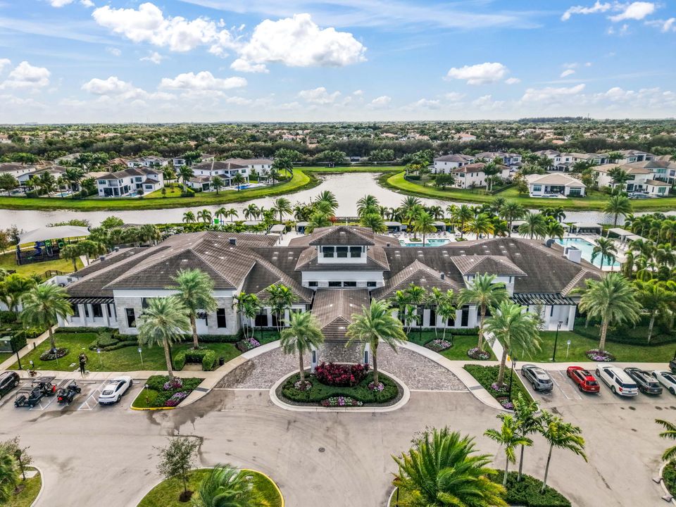 待售: $4,950,000 (6 贝兹, 7 浴室, 5475 平方英尺)