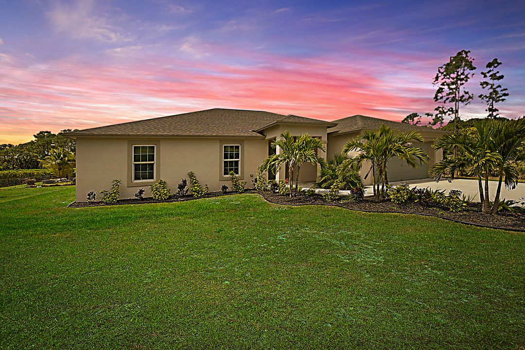 For Sale: $669,000 (4 beds, 2 baths, 2011 Square Feet)