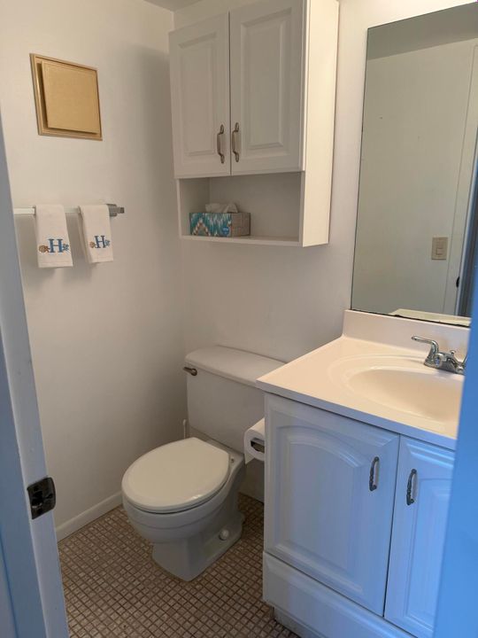 For Rent: $1,600 (2 beds, 1 baths, 861 Square Feet)