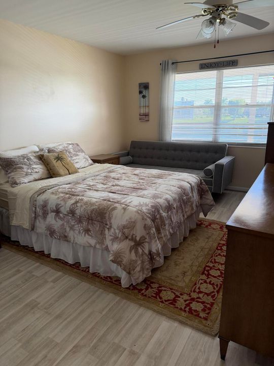 For Rent: $1,600 (2 beds, 1 baths, 861 Square Feet)