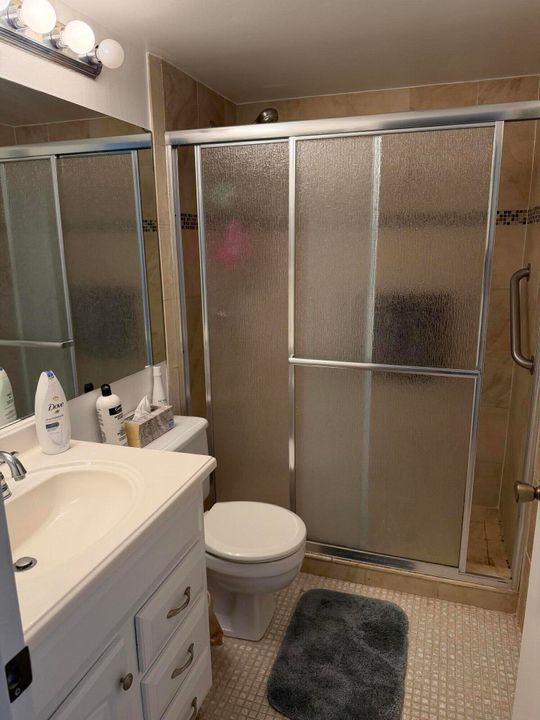 For Rent: $1,600 (2 beds, 1 baths, 861 Square Feet)