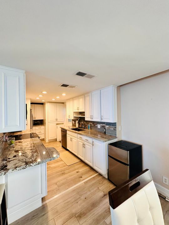 En Venta: $850,000 (2 camas, 2 baños, 1500 Pies cuadrados)