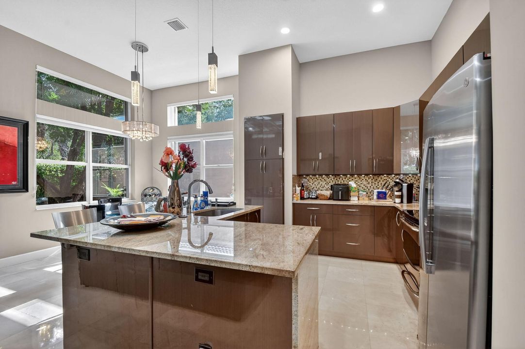 For Sale: $525,000 (3 beds, 2 baths, 2178 Square Feet)