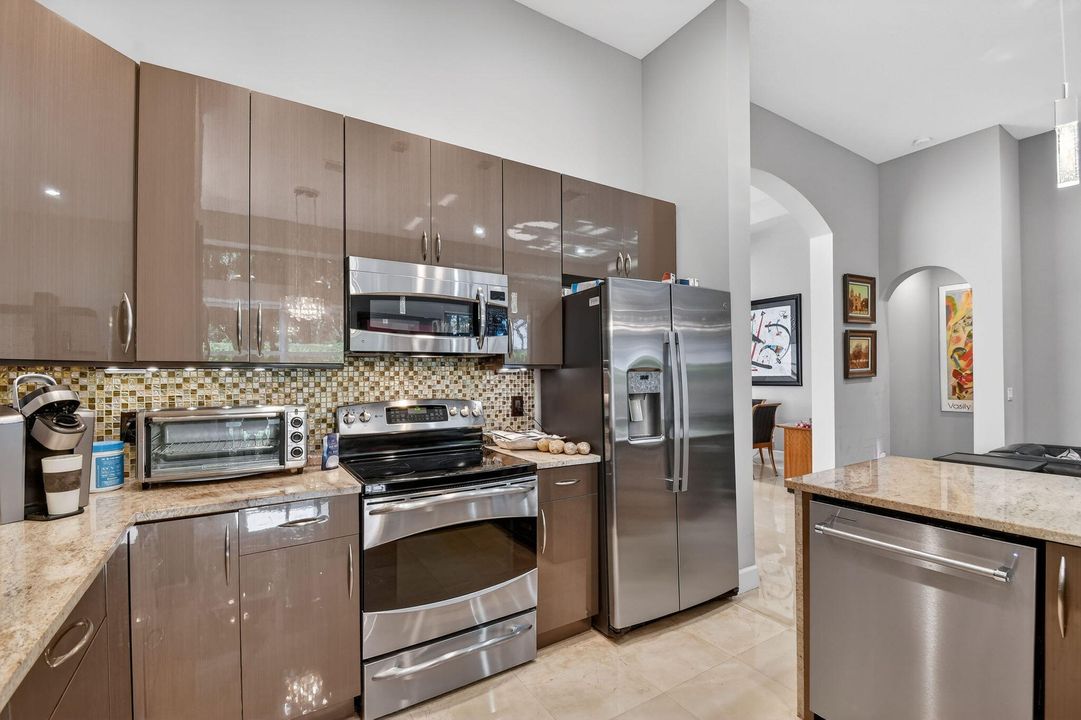 For Sale: $525,000 (3 beds, 2 baths, 2178 Square Feet)