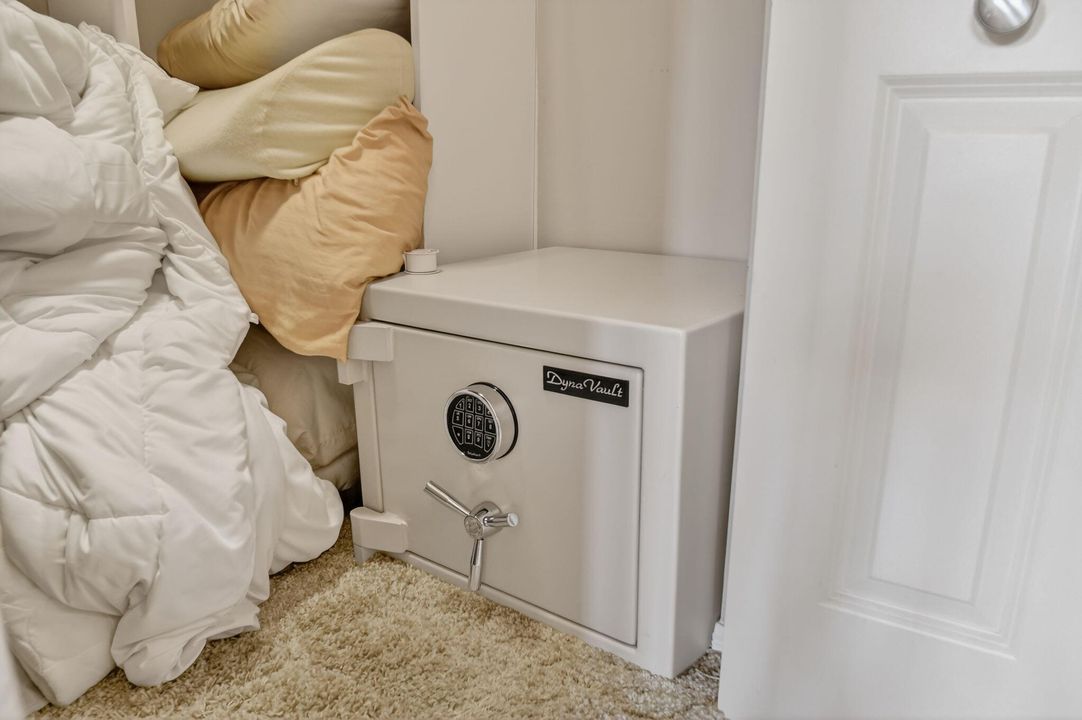 For Sale: $525,000 (3 beds, 2 baths, 2178 Square Feet)