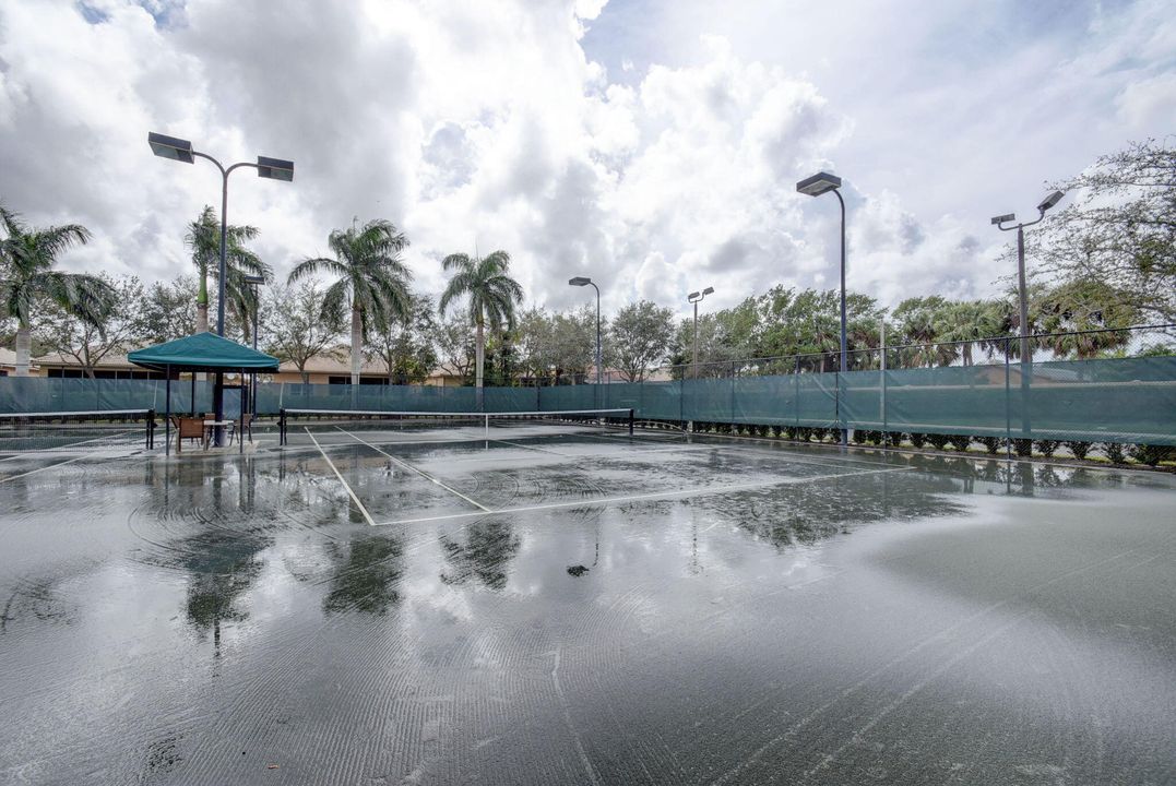 For Sale: $525,000 (3 beds, 2 baths, 2178 Square Feet)