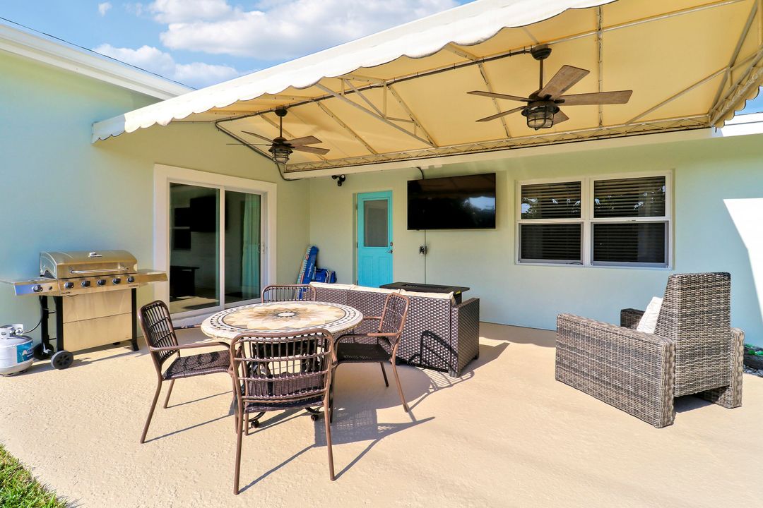 На продажу: $1,050,000 (4 спален, 2 ванн, 1844 Квадратных фут)