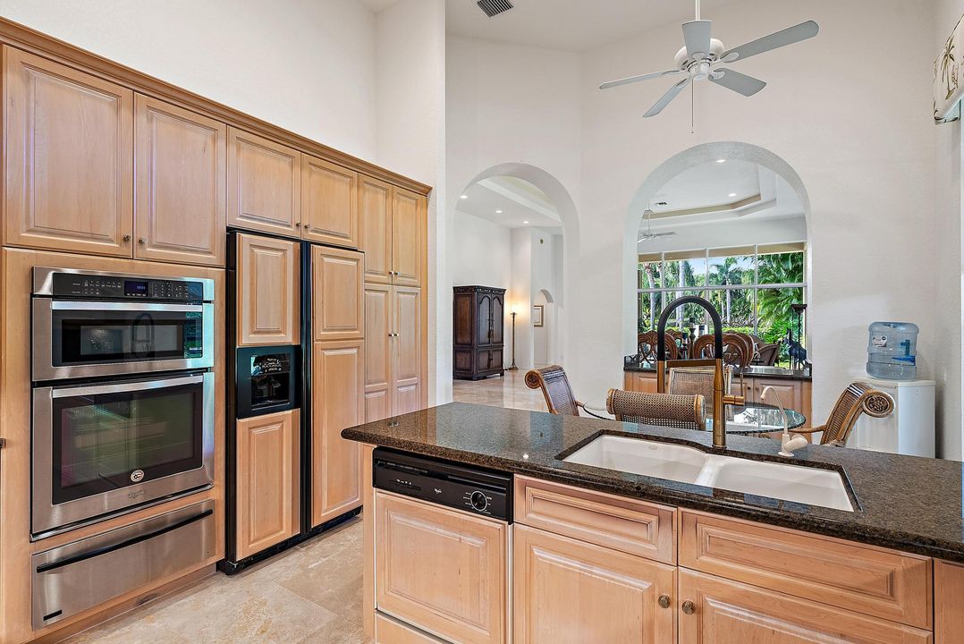 待售: $850,000 (3 贝兹, 3 浴室, 3058 平方英尺)