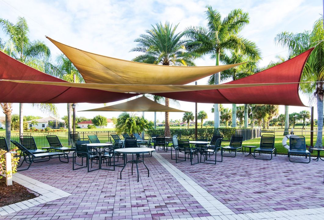 For Sale: $489,900 (2 beds, 2 baths, 2211 Square Feet)