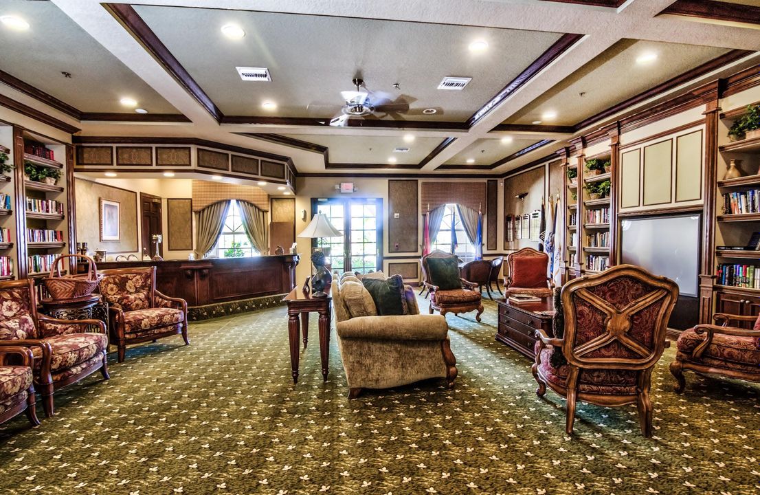 For Sale: $489,900 (2 beds, 2 baths, 2211 Square Feet)