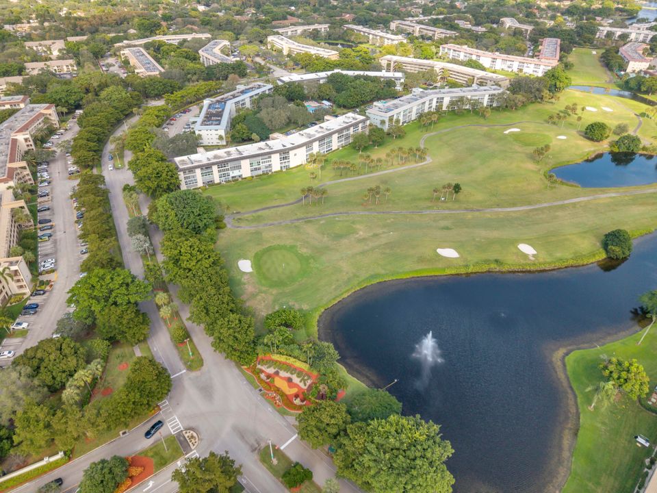 For Sale: $217,500 (2 beds, 2 baths, 1156 Square Feet)